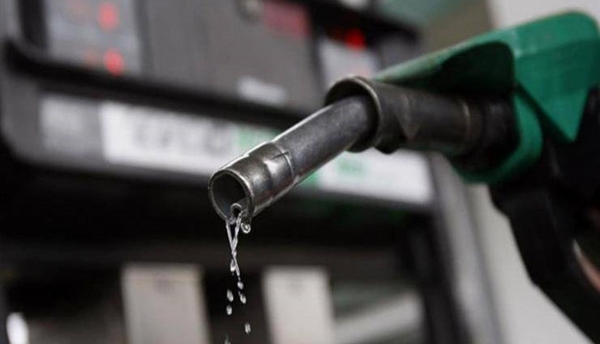 توقعات بخفض أسعار البنزين