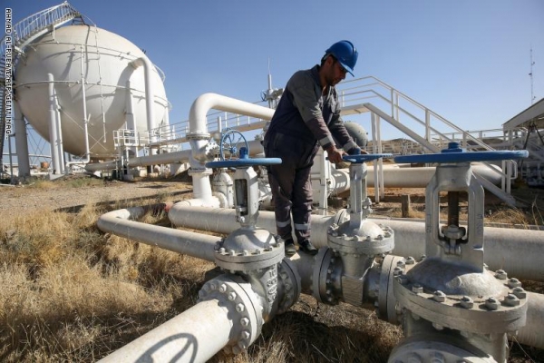 وزير عراقي يتوقع ان يرتفع النفط ويصل لـ 150 دولار