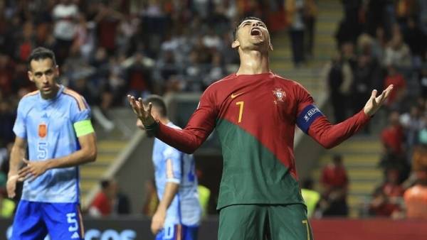 فكر في الاعتزال من الآن.. رونالدو يتلقى رسالة من عدو لدود