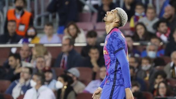 بعد العملية الجراحية.. برشلونة يصدر بيانا عن حالة أراوخو