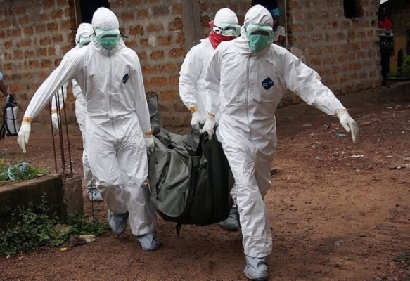 وفاة طبيب بفيروس إيبولا