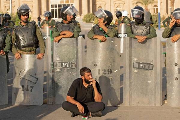 أزمات اقتصادية فربيع فاشل ثم كورونا.. جيل عربي كامل لم يحظ بفرصة للحياة!