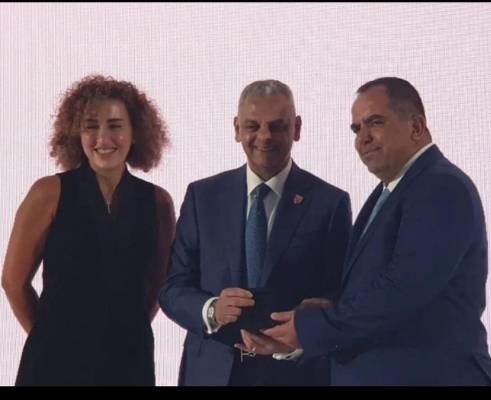 تكريم مهيب لـ ماهر الحسين في ملتقى شرم الشيخ الرابع للتأمين .. إشادات وإنجازات (صور)