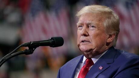 العالم يستهزئ بنا.. ترامب ينتقد توسل بايدن لزيادة إنتاج النفط