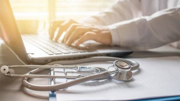 تمديد العمل ببطاقات التأمين الصحي