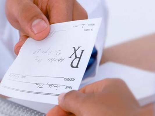 خبير: دفتر الوصفات الطبية يباع بـ1500 دينار