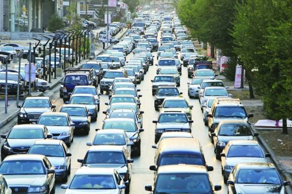 السير تدعو السائقين إلى استخدام الشوارع الفرعية بدلاً من الرئيسية