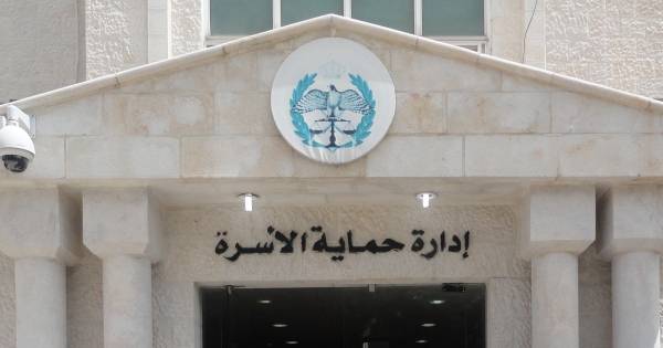 بعد فيديو استغلال أب لطفلته.. حماية الأسرة: قسم مختص يرصد مواقع التواصل