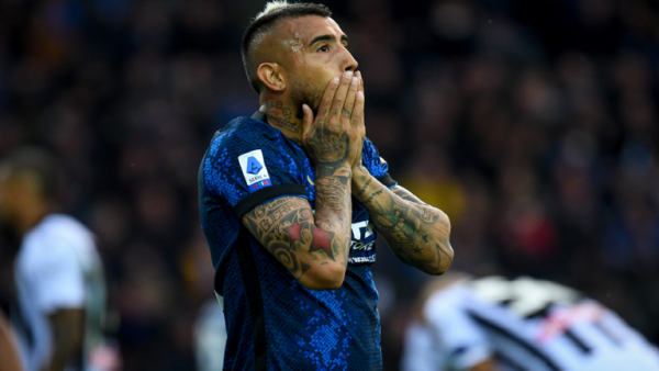 العثور على والد النجم التشيلي أرتورو فيدال ميتا