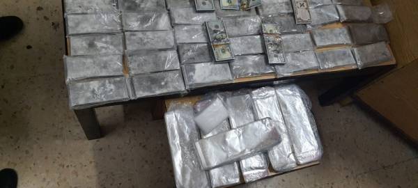 القبض على 3 محتالين بأسلوب الدولار الأسود من جنسية إفريقية