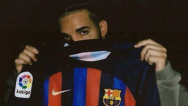 بومة في الكلاسيكو.. برشلونة يحتفي بـدريك