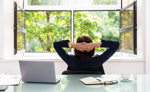 10 وظائف أقل إجهاداً.. رواتبها تتجاوز 100 ألف دولار سنوياً وهذه شروطها!