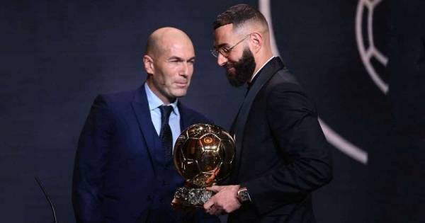 ماكرون: اسم بنزيما سيدخل التاريخ