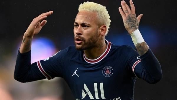 نيمار يورط مدافع مارسيليا في عقوبة مغلظة