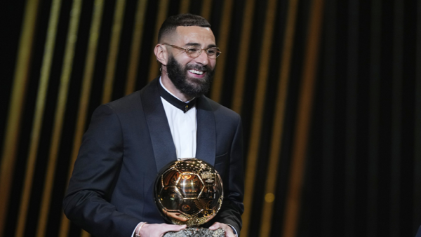 لماذا تصر جماهير ريال مدريد على إطلاق لقب الحكومة على بنزيما الملك