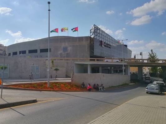 عندما يصرخ الركاب في وجه الباص السريع: تأخرت كتير يا حبيبي