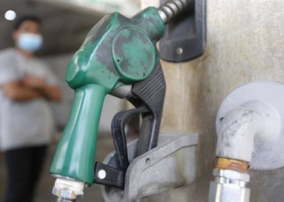 خبير يتوقع تخفيض البنزين وتثبيت الكاز ورفع الديزل