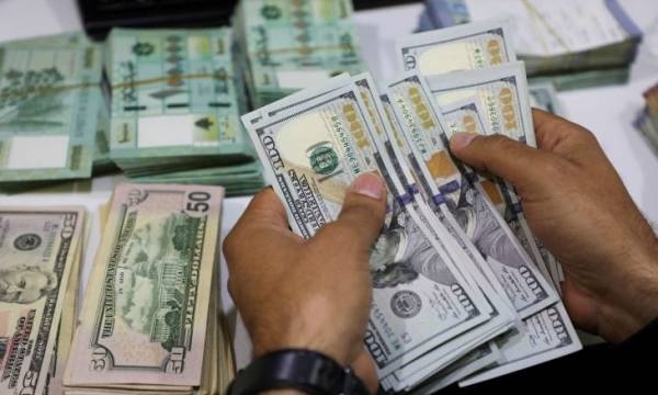 أوهمها برغبته بالزواج .. شاب يهرب من فتاة بـمرسيدس و50 ألف دولار