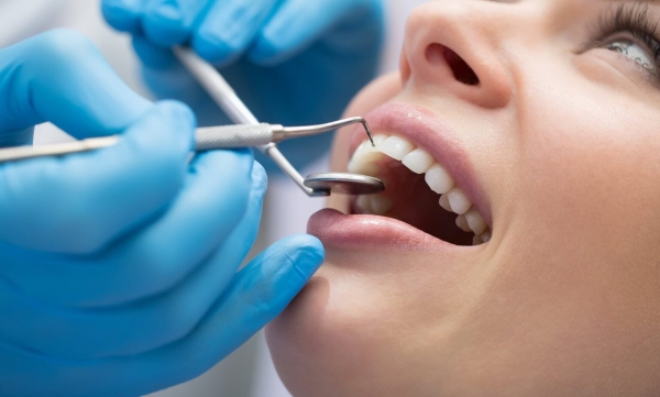 ألف طبيب أسنان يطالبون الصحة بعلاوات وحوافز