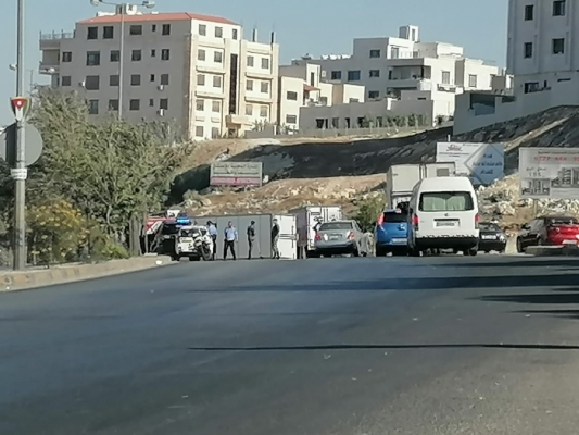 شاحنة تنزلق وتصدم 7 مركبات في عمان