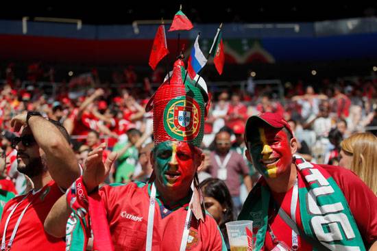 مشجعون برتغاليون يُساندون رونالدو من الدوحة
