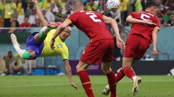 البرازيل تمتع وتقنع.. منتخب السامبا يحقق فوزاً مستحقاً على نظيره الصربي