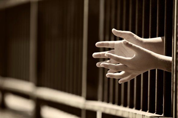 العلاقة بدأت بمستشفى في عمان.. السجن لمتورط بعلاقة جنسية مع مراهقة