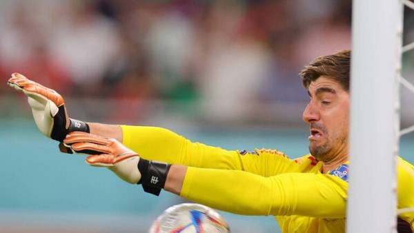 بالفيديو.. كورتوا كاد أن يكسر يده عقب الخسارة أمام المغرب