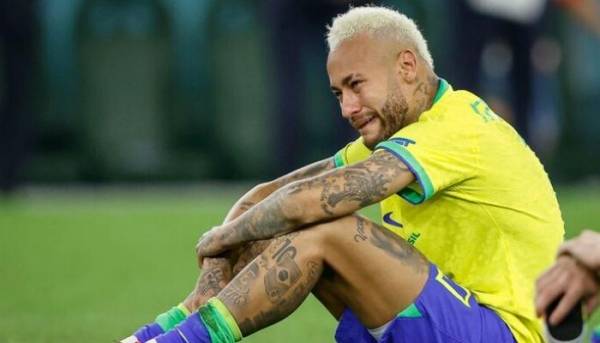 بعد نكسة المونديال.. هل يعتزل نيمار اللعب دوليا؟