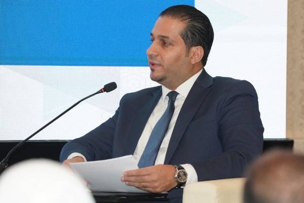 جرادات يكتب… بداية فصل الارتباط بالدولار الأمريكي ، حقيقة أم أحلام