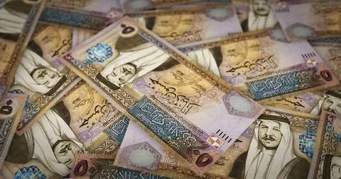 نزاع عمالي في فنادق الضمان  .. رواتب المدراء مرتفعة جدا وأجور العمال دون الحد الأدنى