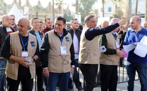 خليل الحاج ينتصر في أم المعارك.. والتجار يهتفون: لا واحد ولا إثنين 8 بتخزي العين