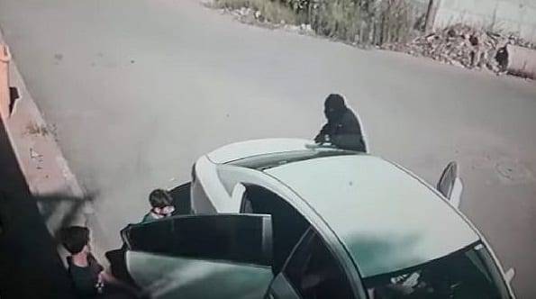 وحش بشري يستدرج الأطفال ليعتدي عليهم جنسيا في الزرقاء!