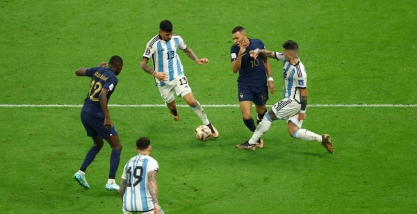 مباراة الأرجنتين وفرنسا.. تعادل مثير لـ”الديوك” ينقل المواجه لشوطين إضافيين