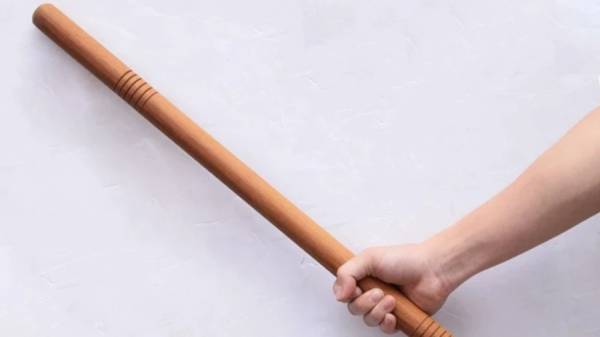 قتل زوجته ضربا بواسطة قنوة بأحد احياء عمان.. تفاصيل