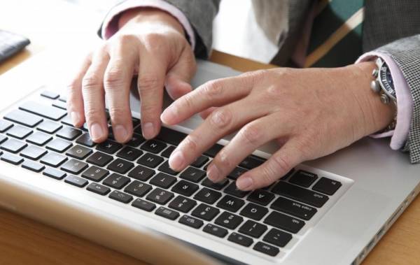 مدعوون للامتحان التنافسي العملي لوظيفة طابع