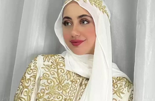 تكتوكر أردنية تعلن ارتداء الحجاب وتحذف منشوراتها – صور