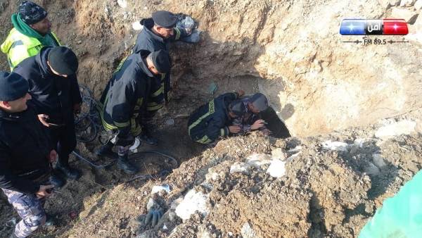 عاجل: إنقاذ وسحب عامل وطن علق داخل عبّارة تصريف مياه للأمطار وحالته الصحية جيدة ..صور