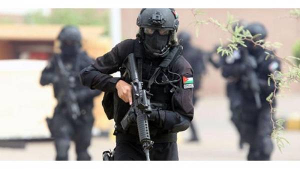 ضبط تاجر مخدرات مطلوب بقضية قتل وآخرين في المفرق