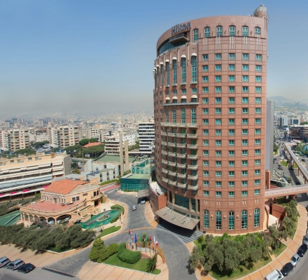 فندق هيلتون بيروت متروبوليتان بالاس يعلن عن فتح أبوابه من جديد.