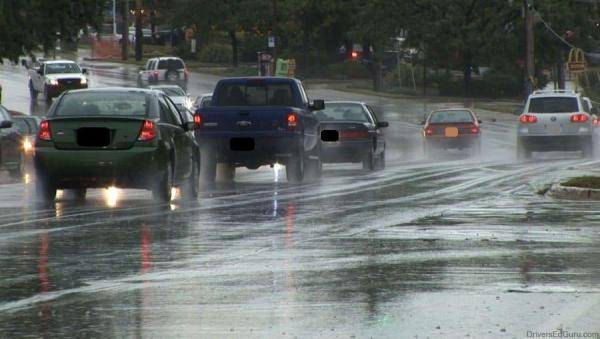 السبت .. أجواء غائمة وباردة وأمطار متفرقة في الشمال