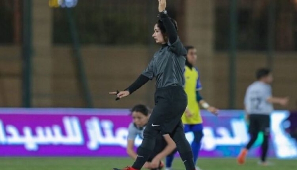 تعرف على أول امرأة تقود مباراة في كأس الخليج