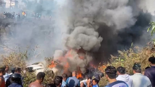 تحطم طائرة في نيبال على متنها 72 شخصاً