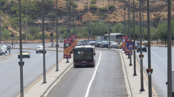 أمين عمّان: الباص السريع ينقل نحو 700 ألف راكب بالشهر الواحد