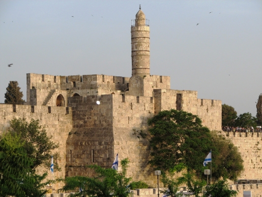 أوقاف القدس: الإحتلال أعاد هلال مئذنة مسجد قلعة القدس