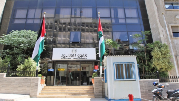 نقابة تجار الألبسة والأقمشة تحذر من إلغاء القوائم الإسترشادية
