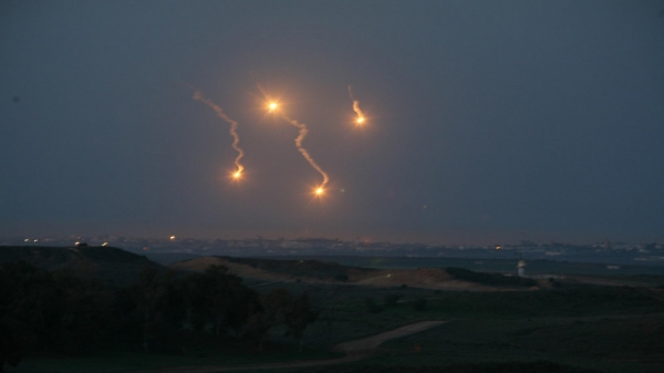 طائرات الاحتلال تشن غارات على مناطق في قطاع غزة