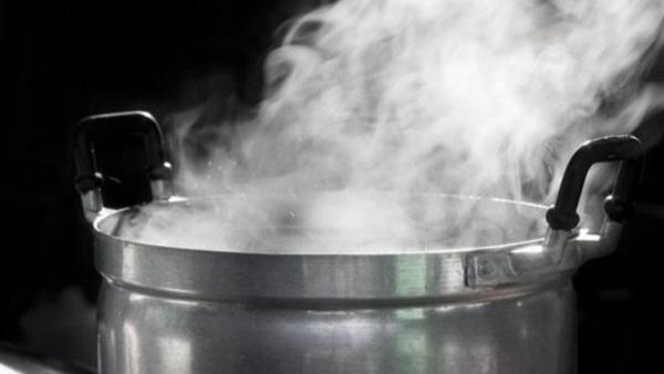 أردني وزوجته يقتلان طفلهما بالماء المغلي والتعذيب!