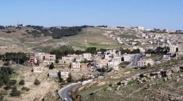 توزيع قطع أراض من مشروعي العدنانية وزحوم بالكرك الاثنين