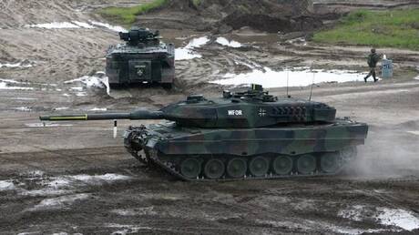 ضابط أمريكي: الدبابات الغربية لأوكرانيا عملية إعلامية بحتة لن تؤثر على ساحة المعركة